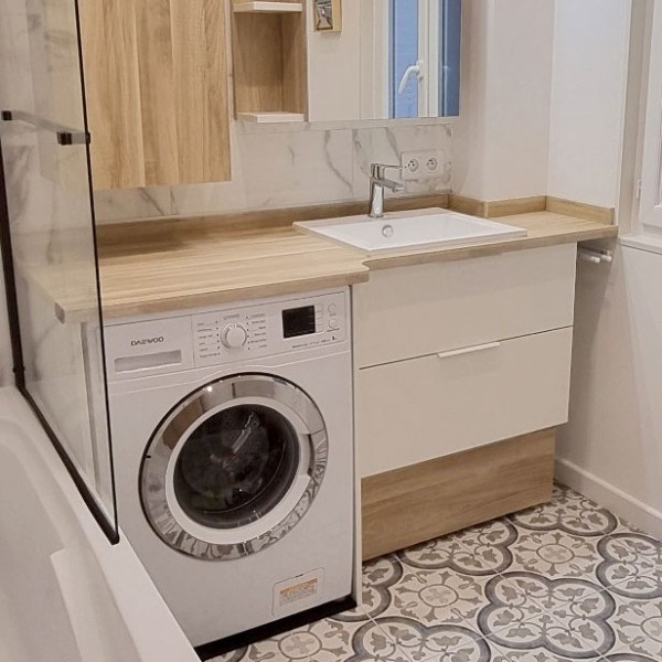 Meuble avec plan décroché stratifié pour lave-linge à gauche